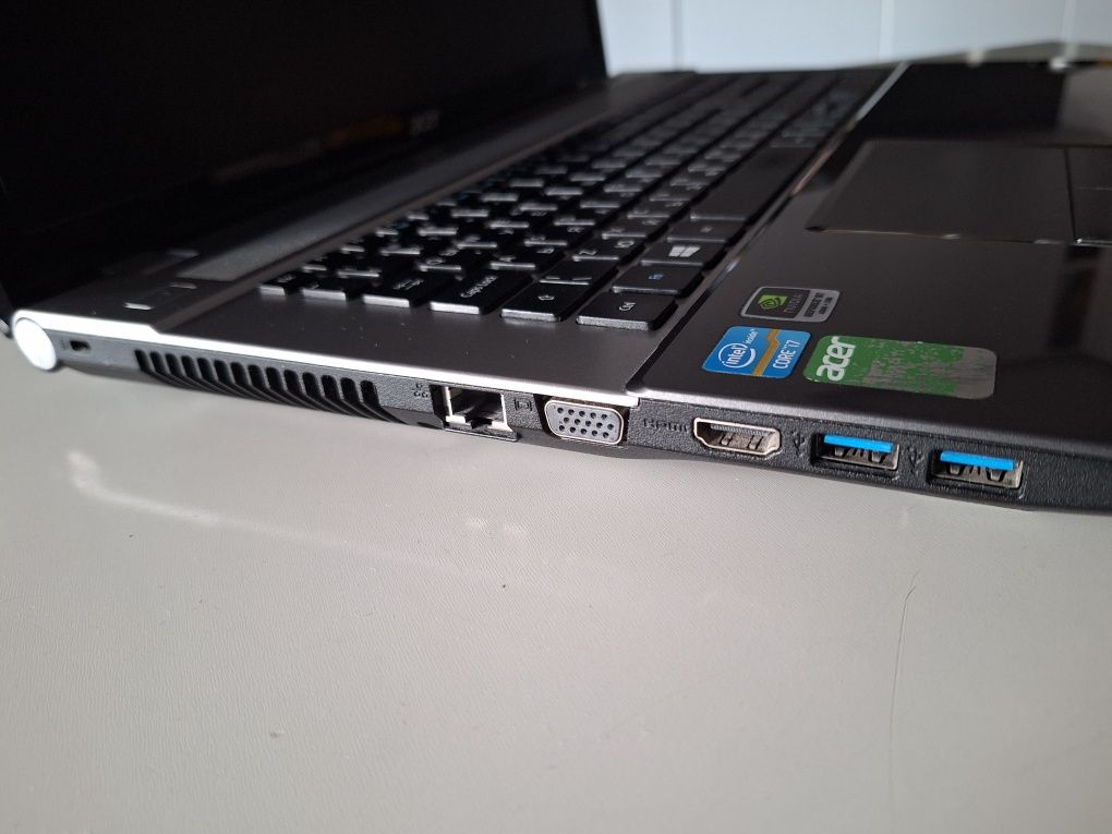Лаптоп Acer Aspire V3-771G -- 17,3 инча