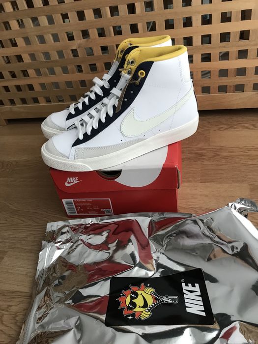 Nike Sneakers Blazer Mie 77 Bg Jordan Adidas Yeezy Boost Versace Air