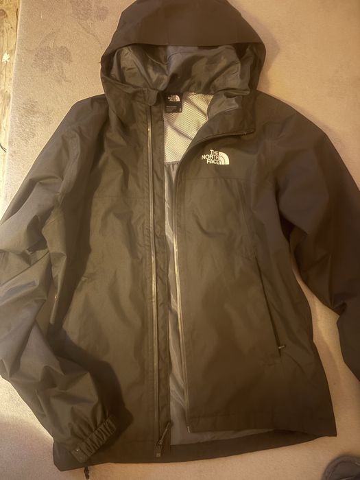 Продавам два екипа