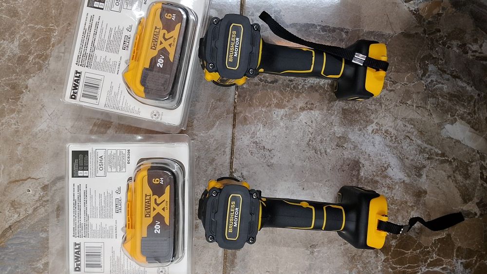 2buc dewalt DCF860 și două baterii de 6A