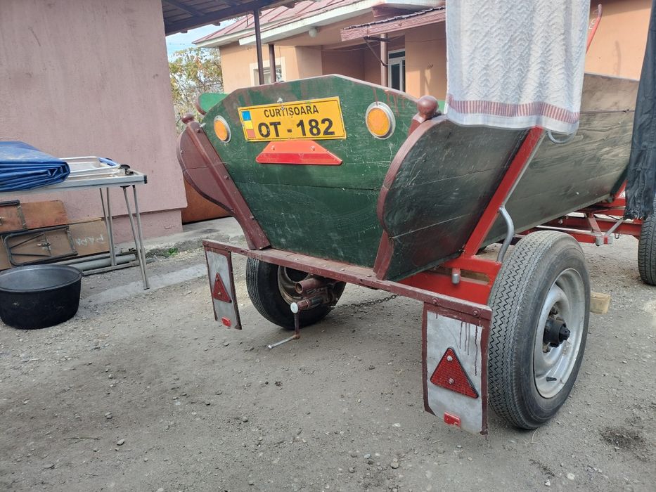 Iapă roaibă și căruță