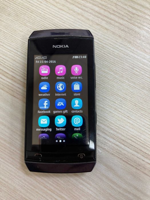 Nokia Asha 305 без зарядки