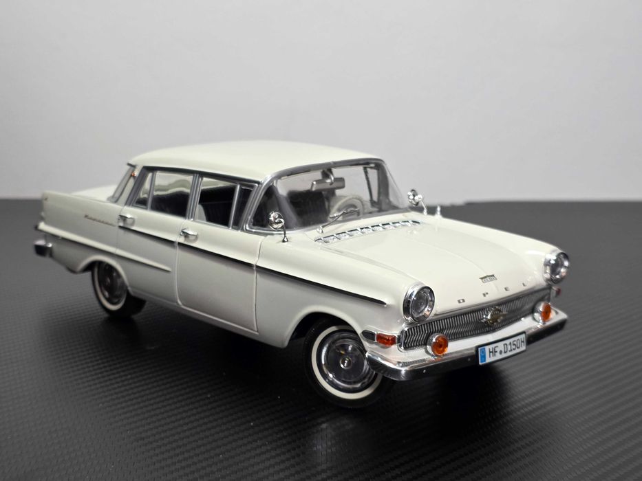 Maheta Auto 1/18 Revell Opel Kapitan 1965