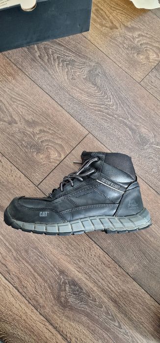 Обувки зимни работни CAT