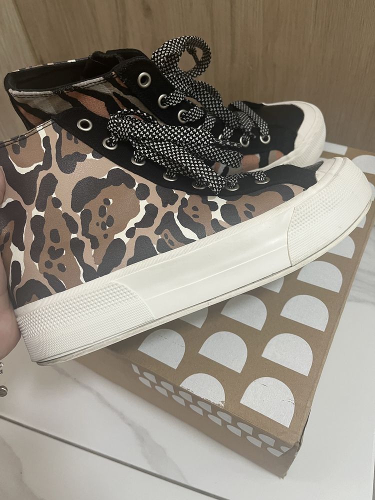 Дамски кецове Desigual