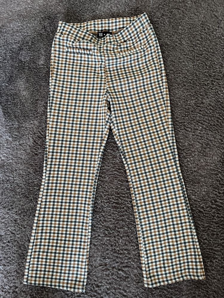 Vand 5  perechi de pantaloni (4 noi) pt fetite 5-6 ani, 50 ron