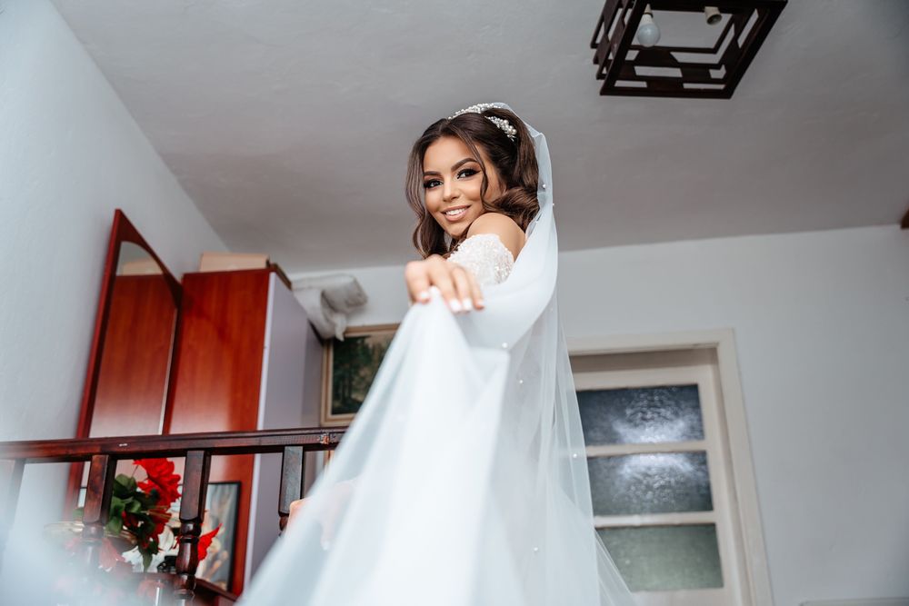 Rochița de mireasă tip sirenă cu trenă detasabila