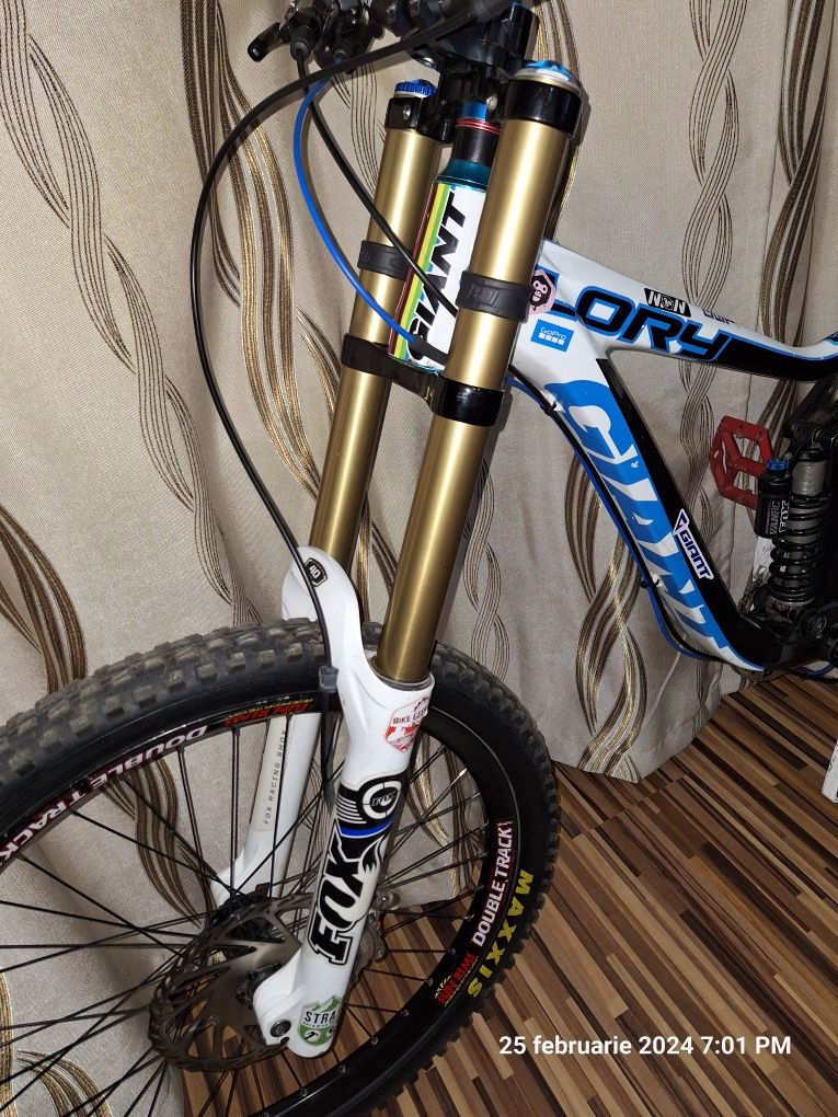 Giant Glory Maestro 8.0 Downhill M