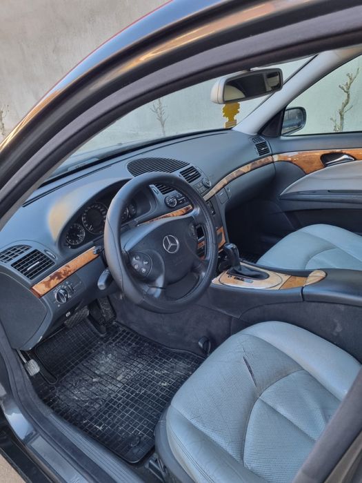 Mercedes-Benz E270 W211