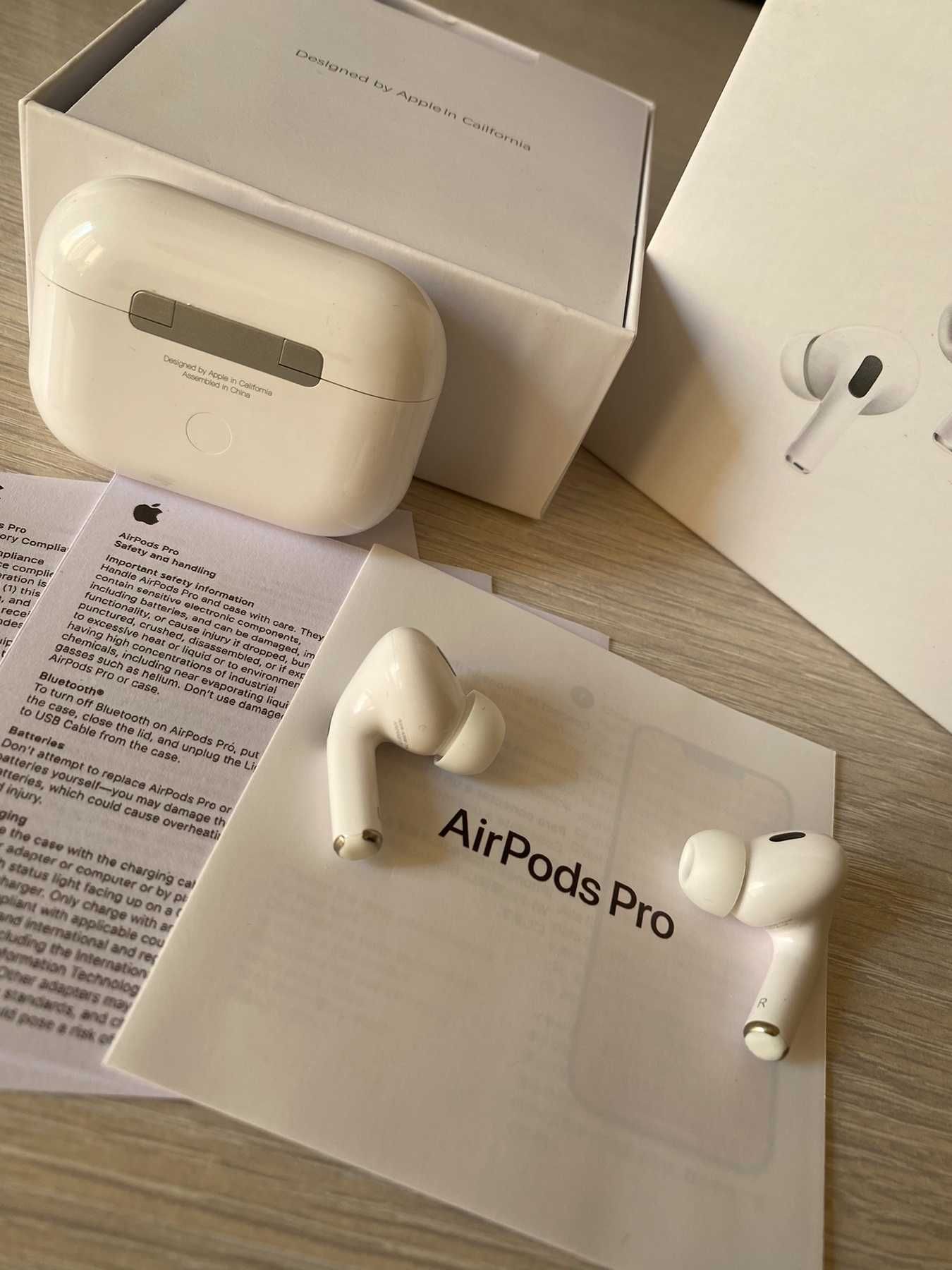 Слушалки Apple AirPods Pro (2nd Generation)
