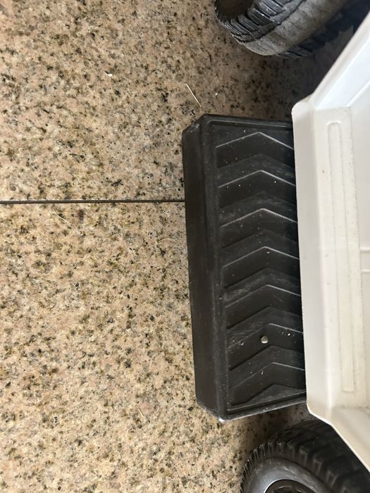 Кола за бутане мерцедес бяла