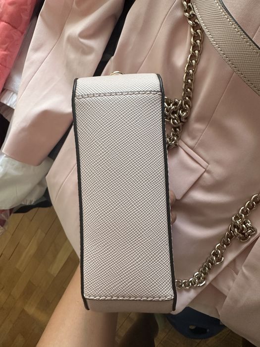Дамска чанта Guess