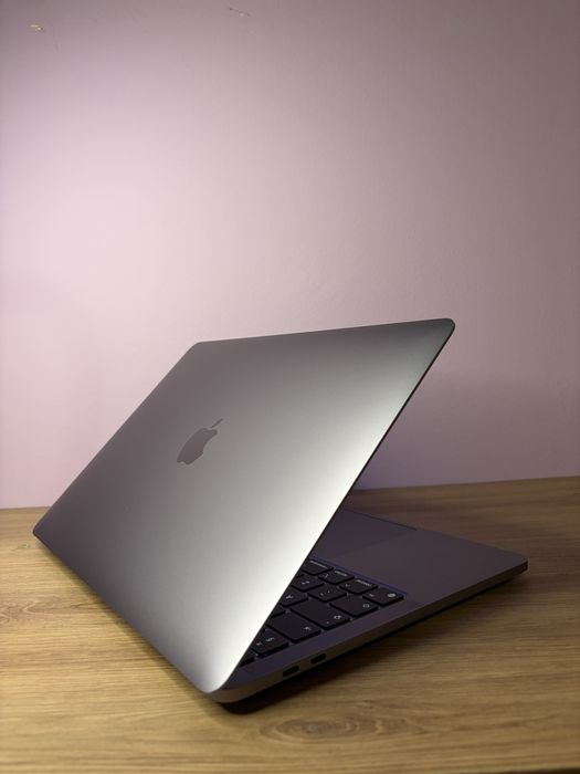 Macbook M2 Pro Chip! Почти чисто нов! Безупречен!