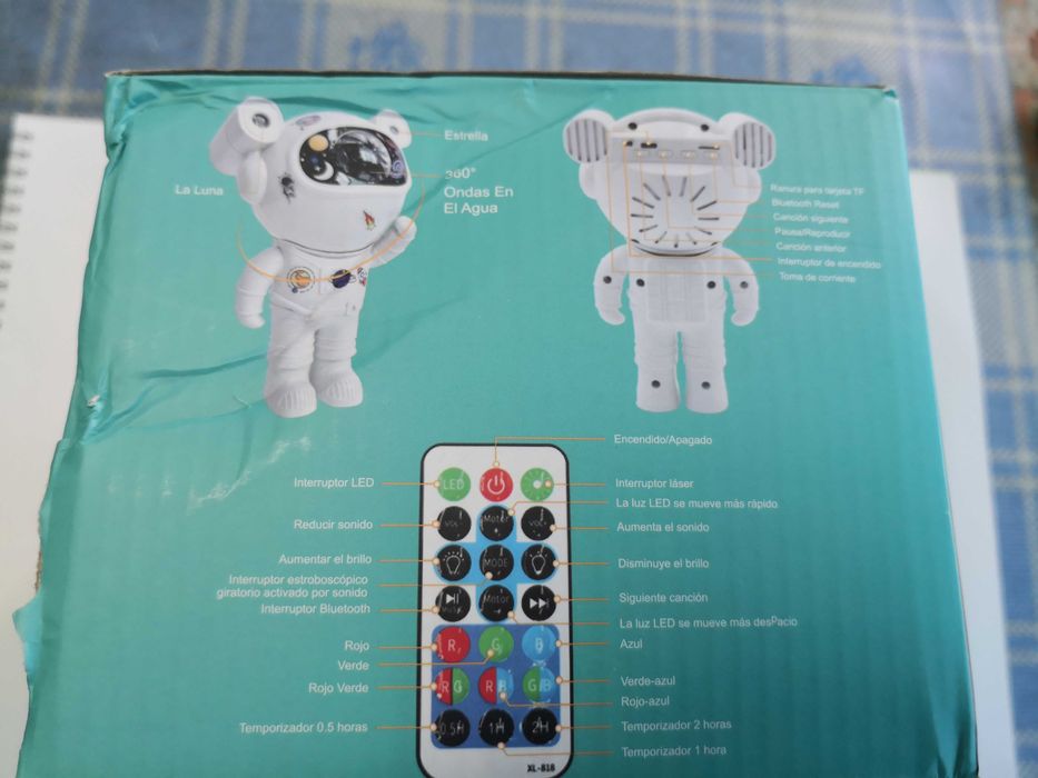 Proiector cu boxa portabila Astronaut