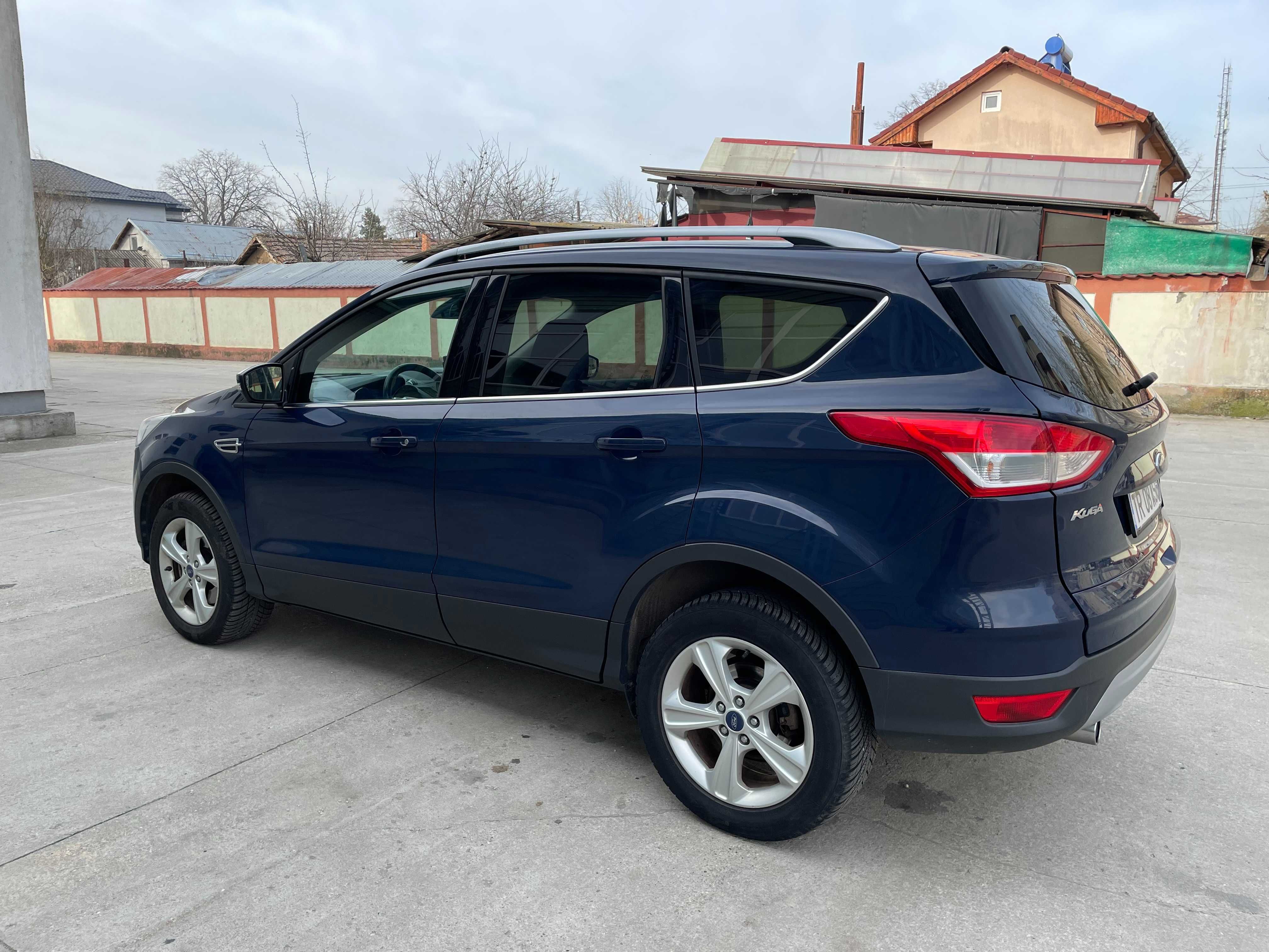 Ford Kuga 2.0 TDCI 4x4 cutie manuala prima inmatriculare 2016