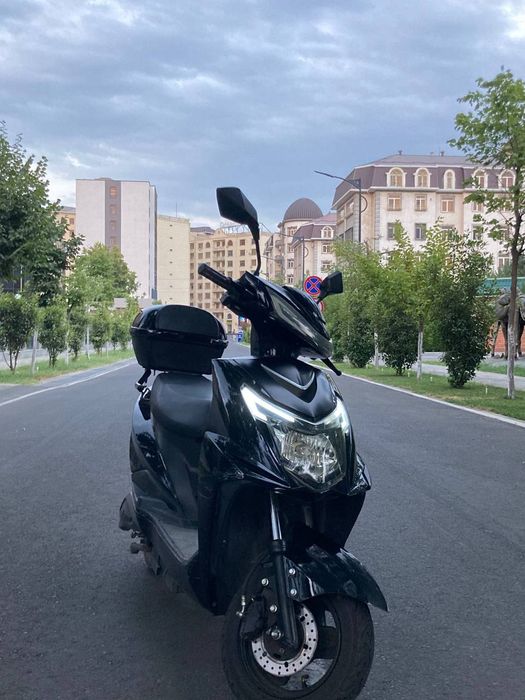 Sotiladi skutr elektron