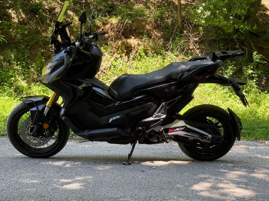 Honda X-adv 750 black
