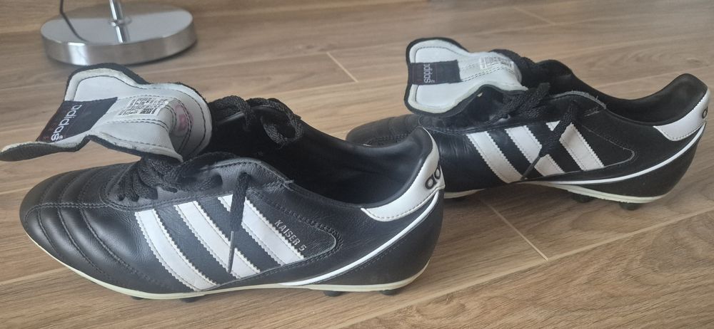 Ghete fotbal Adidas Kaizer 5