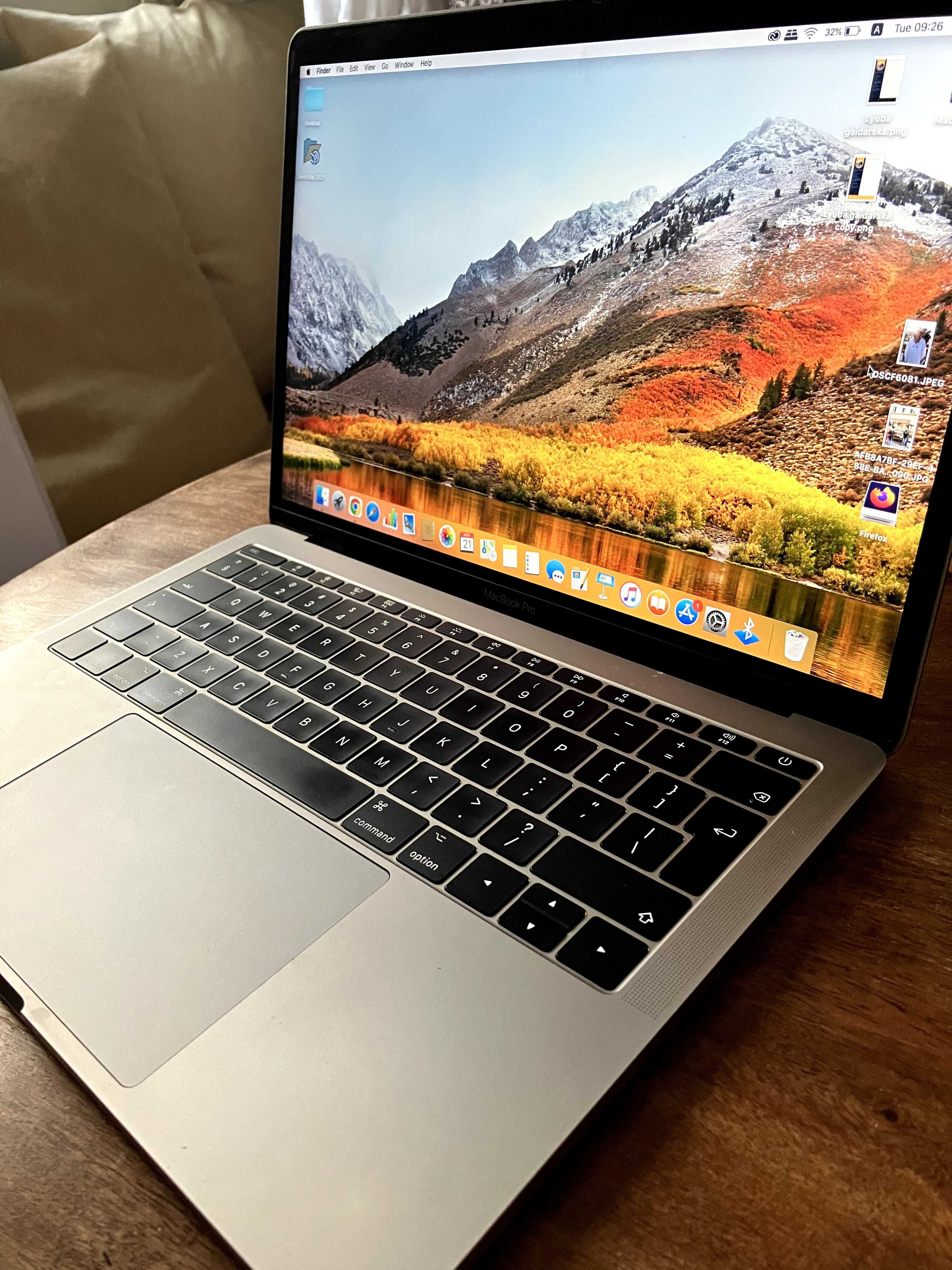 MacBook Pro (13-инчов, 2017 г два Thunderbolt 3 порта)
