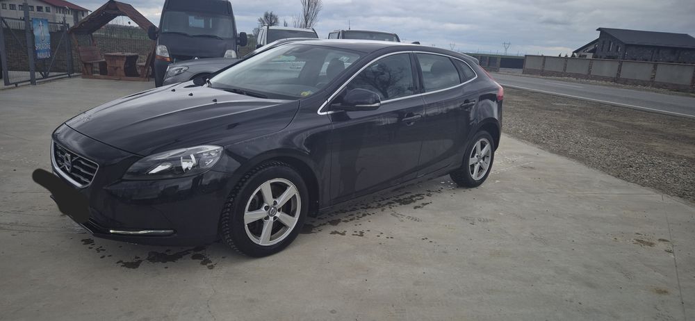 volvo v40 motor 2l 190cp 2014 fara variante