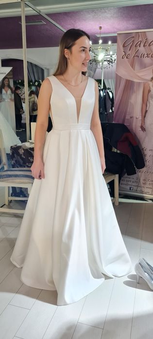 Rochie mireasa tip A line din tafta