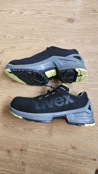 Bocanci de lucru profesionali Uvex 42 Folositi