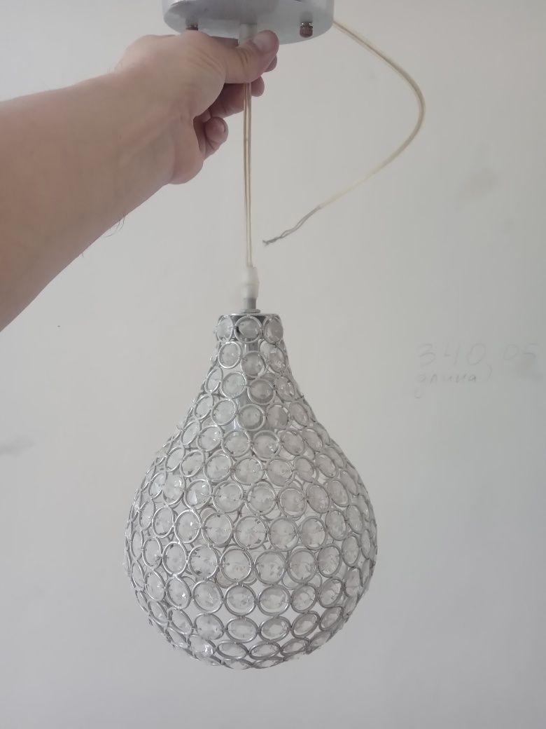 Продам люстры в отличном состоянии.