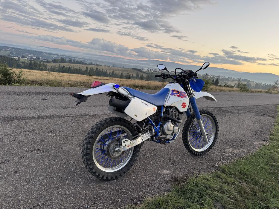 Vand suzuki dr 350 , foarte ok pornire la buton
