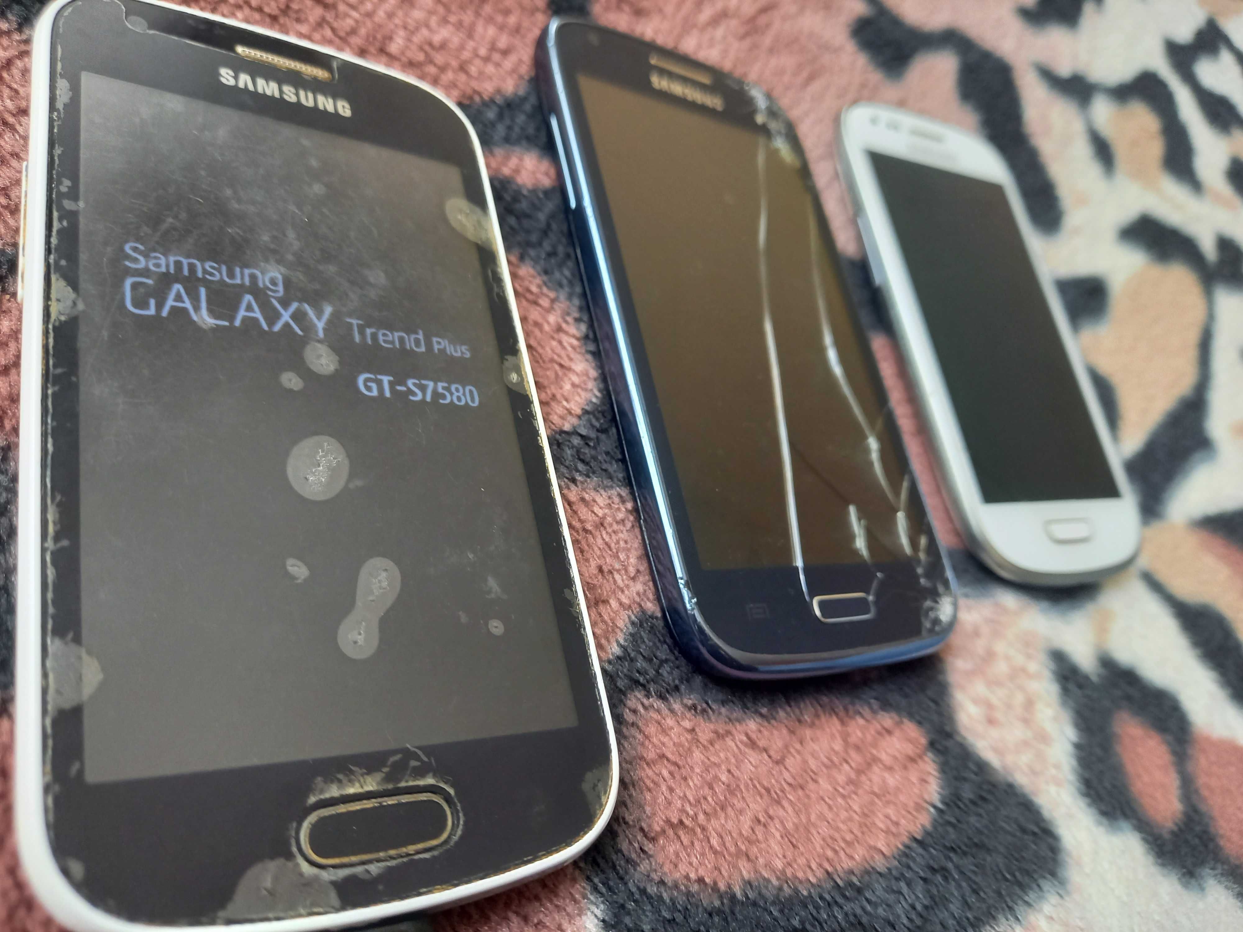 Телефони SAMSUNG три броя обща цена
