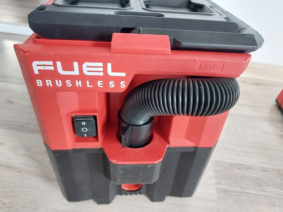 Aspirator milwaukee packout M18 FPOVCL, 2022, stare perfectă