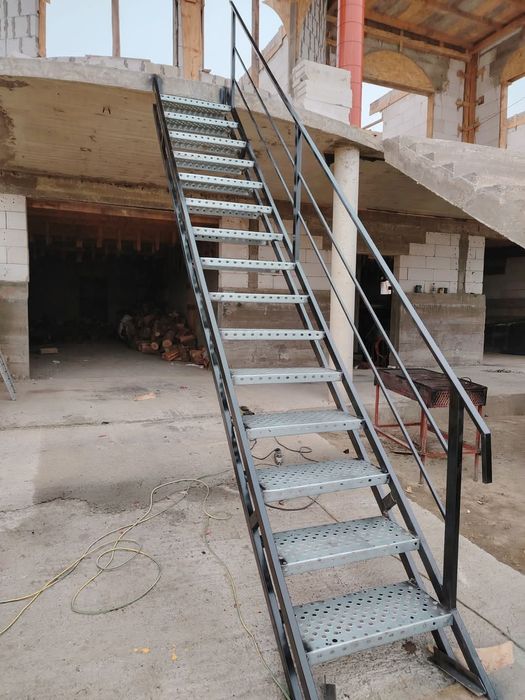 Scări metalice galvanizate la orice demisiune asiguram transport ori u