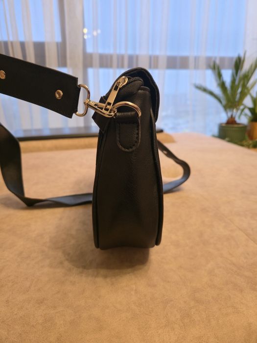 Нова дамска чанта през рамо