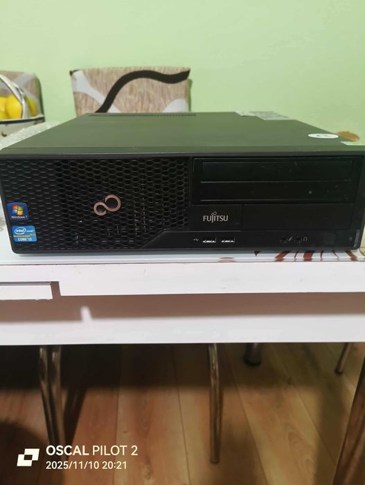 Calculator desktop  Fujitsu  CORE i3  + Monitor 19 inch Samsung