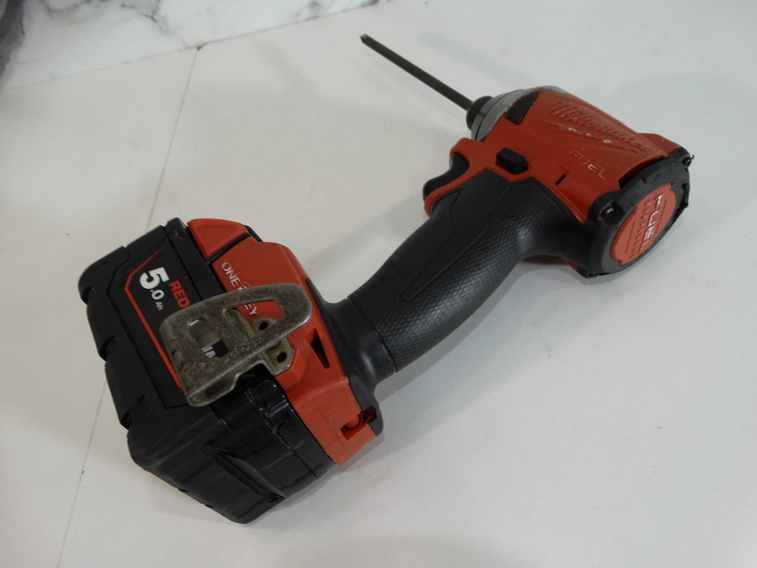 Milwaukee M18 FID 2 + 5.0 Ah - Импакт драйвер