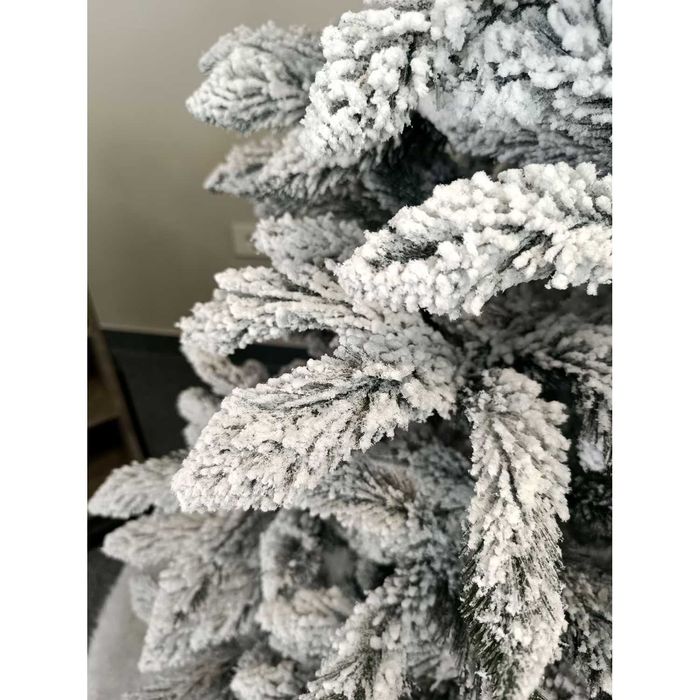 Изкуствена коледна елха Grand Victoria заснежена, luxury коледно дърво