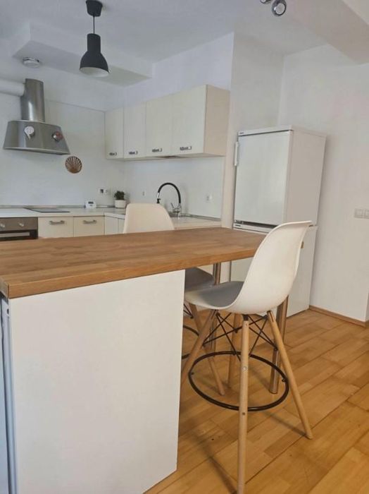 Дава се под наем Двустаен апартамент в София, Витоша - 85 кв.м за 650 € - Снимка #1