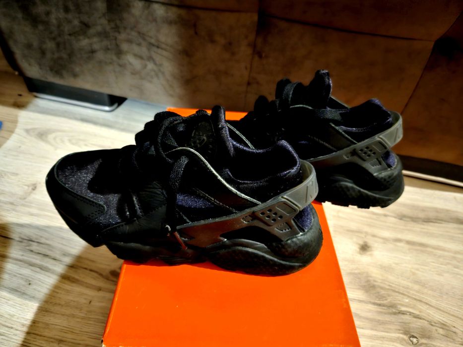 Дамски маратонки Nike Huarache- черни