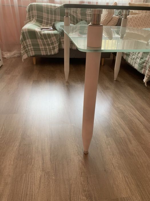 Трапезарна стъклена маса