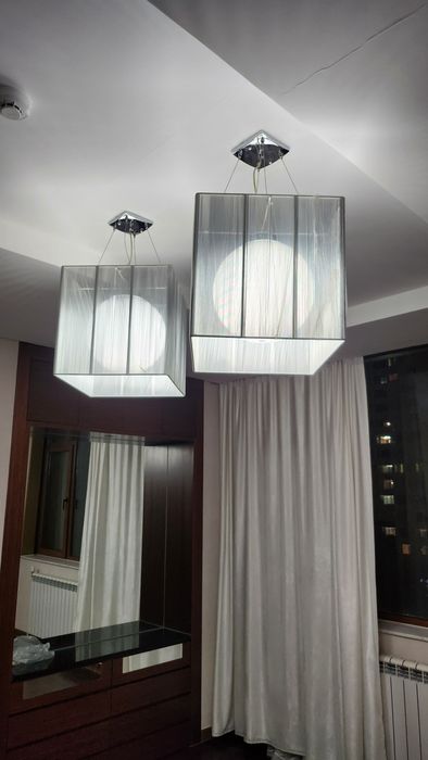 Продам люстры две штуки