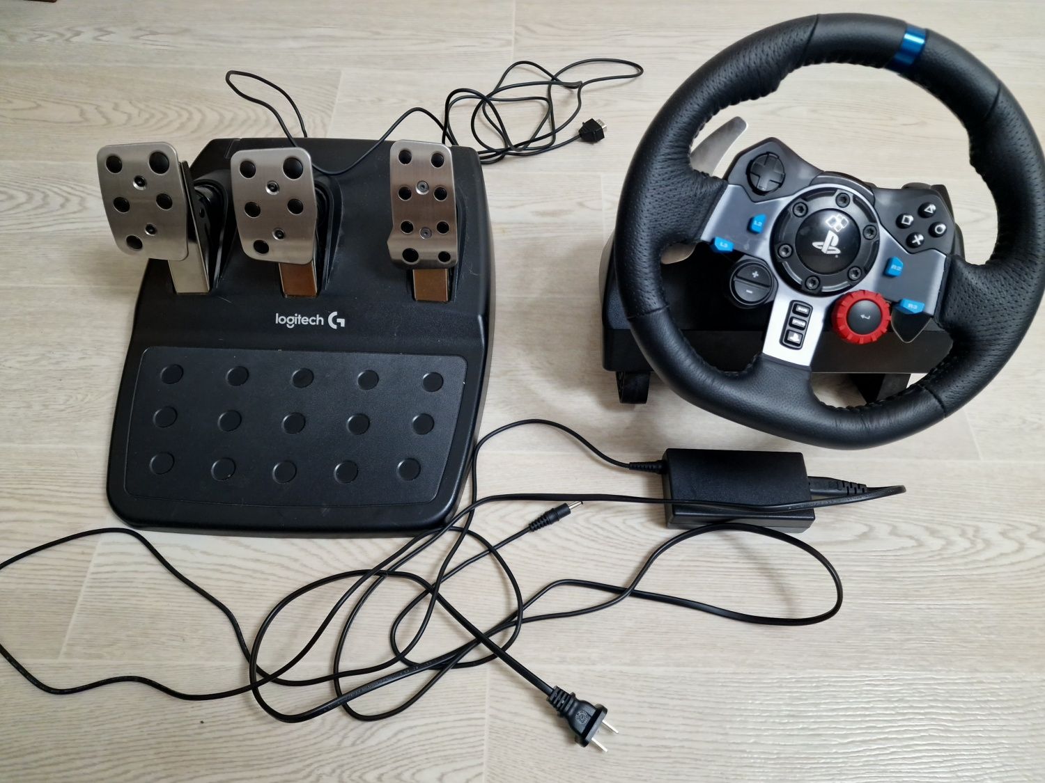 Игровой руль Logitech g29