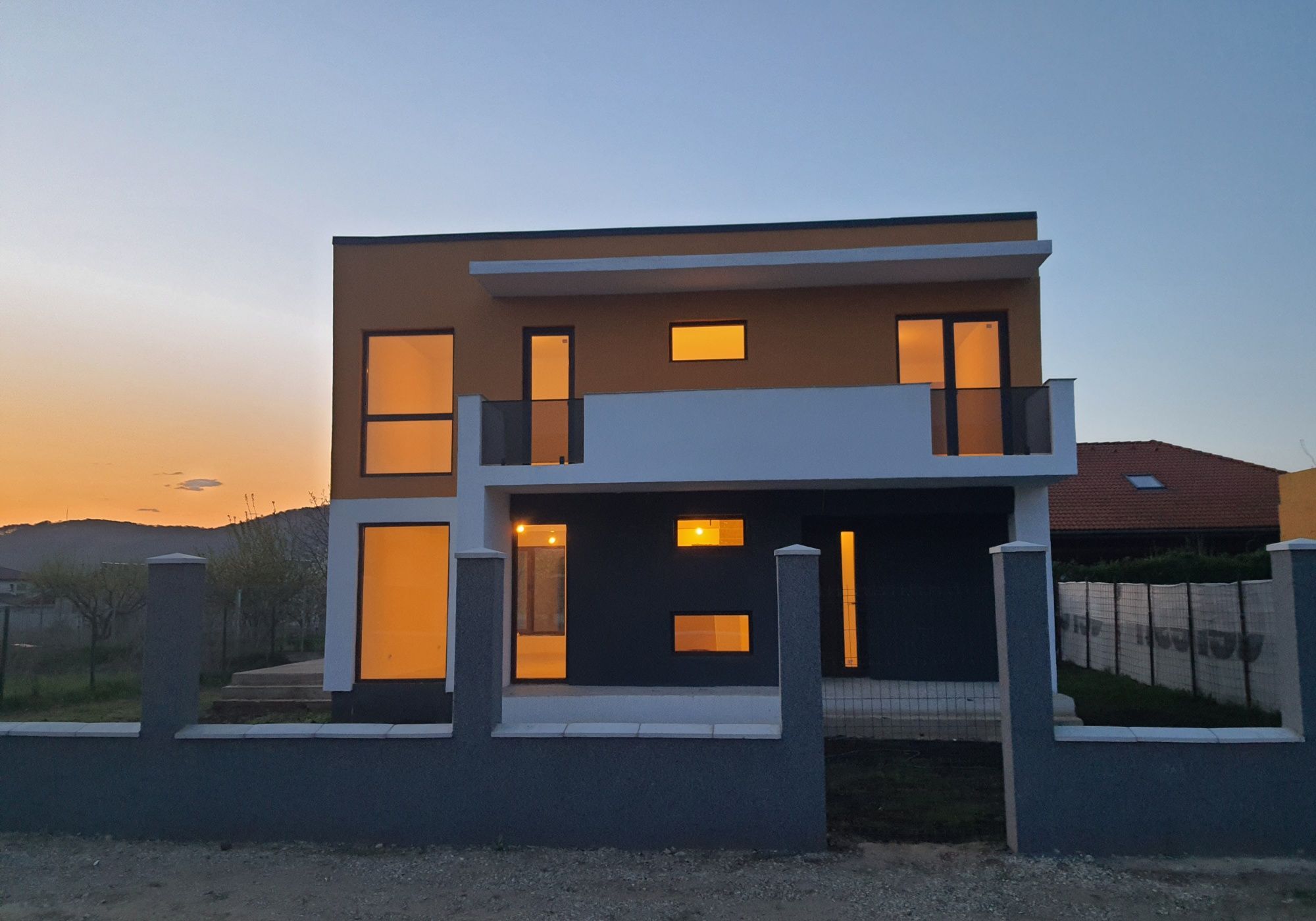 Proprietar vand casa Harman aleea 14