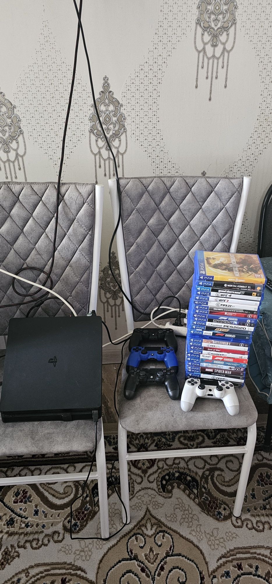 Продам Playstation 4