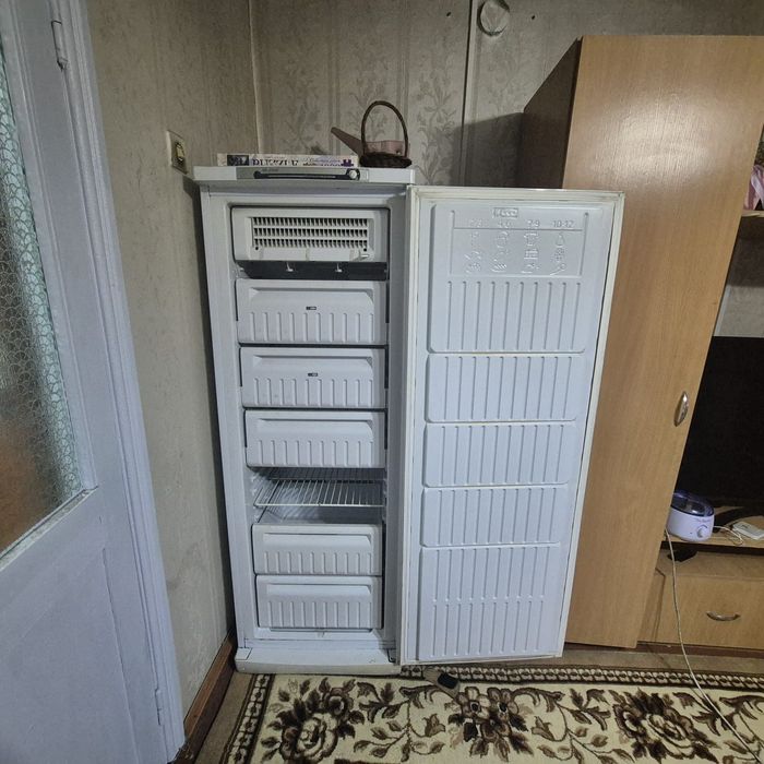 Продам морозильную камеру