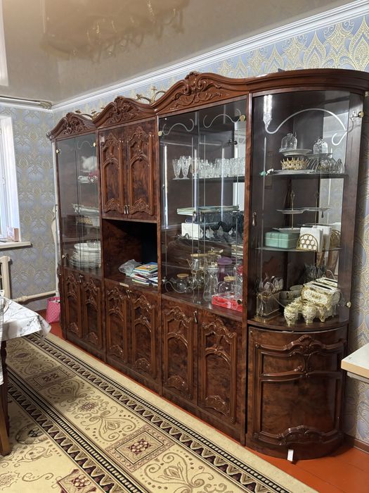 Продам стенку для зала в хорошем состояни
