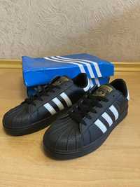 adidas superstar black