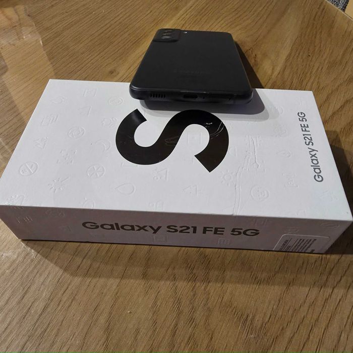 Samsung Galaxy S21 FE перфектен