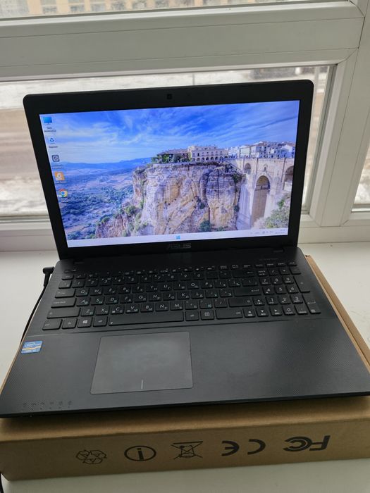 Продам ноутбук ASUS в идеальном состоянии