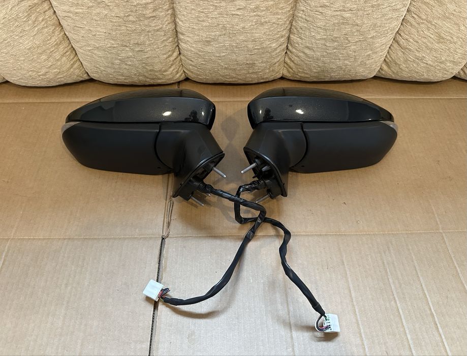 Oglinzi, Oglinda stanga / Oglinda dreapta Toyora Corolla E210