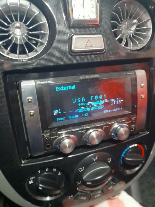 CARROZZERIA. 009+Pioneer CD 100 UB.
