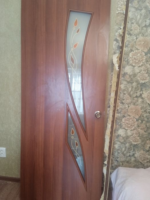 Продаю двери межкомнатные де двери
